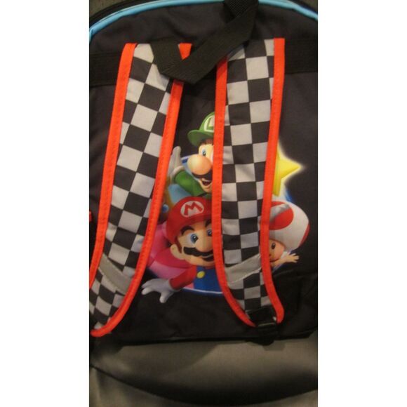 NEW IN PACKING SUPER MARIO 4 PIECE BACKPACK. LUNCH BOX, PENCIL CASE,& LANYARD - Picture 4 of 5